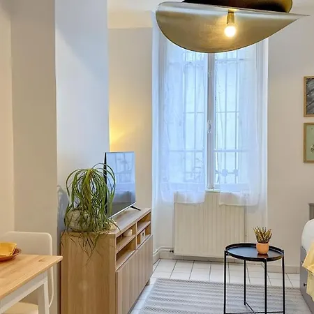 Cosy A Deux Pas Du Canal Apartment Paris